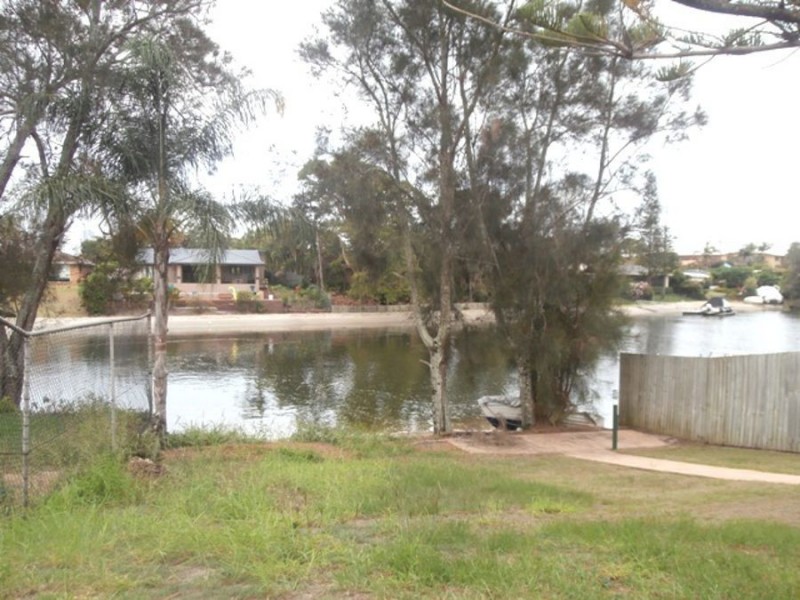 91 Alec Avenue, Mermaid Waters QLD 4218