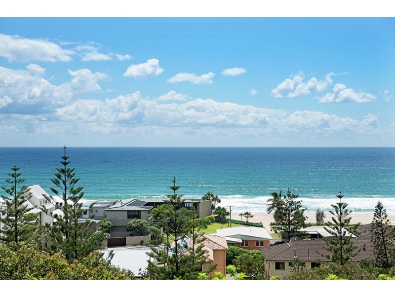 D13/1 Great Hall Drive, Nobby Beach QLD 4218