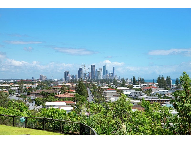 D13/1 Great Hall Drive, Nobby Beach QLD 4218