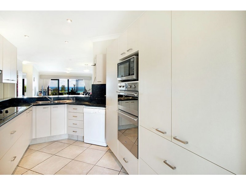 D13/1 Great Hall Drive, Nobby Beach QLD 4218