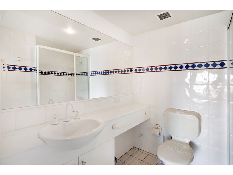 D13/1 Great Hall Drive, Nobby Beach QLD 4218