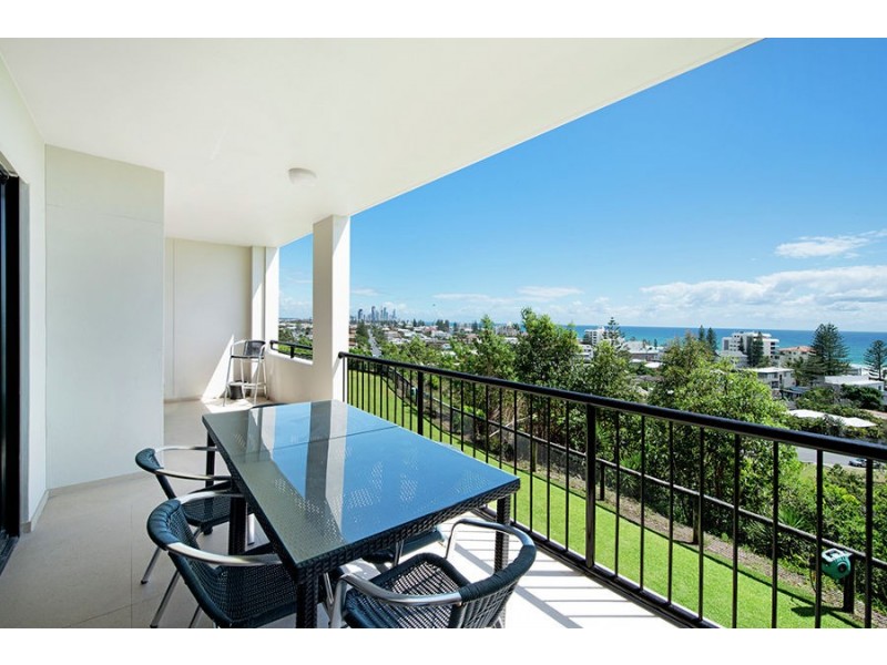 D13/1 Great Hall Drive, Nobby Beach QLD 4218