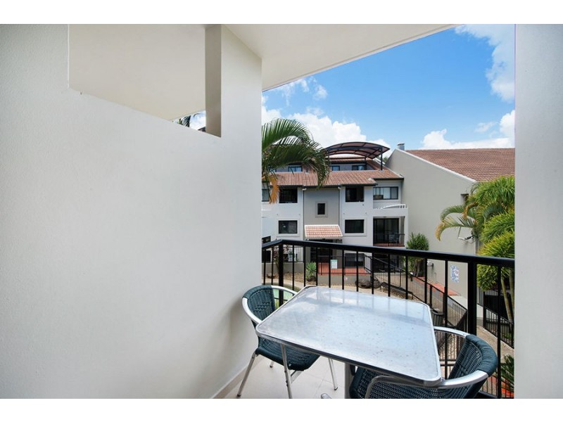 D13/1 Great Hall Drive, Nobby Beach QLD 4218