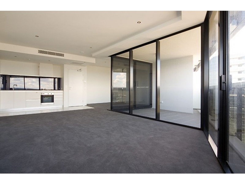 2076 “Circle on Cavil” 9 Ferny Avenue, Surfers Paradise QLD 4217