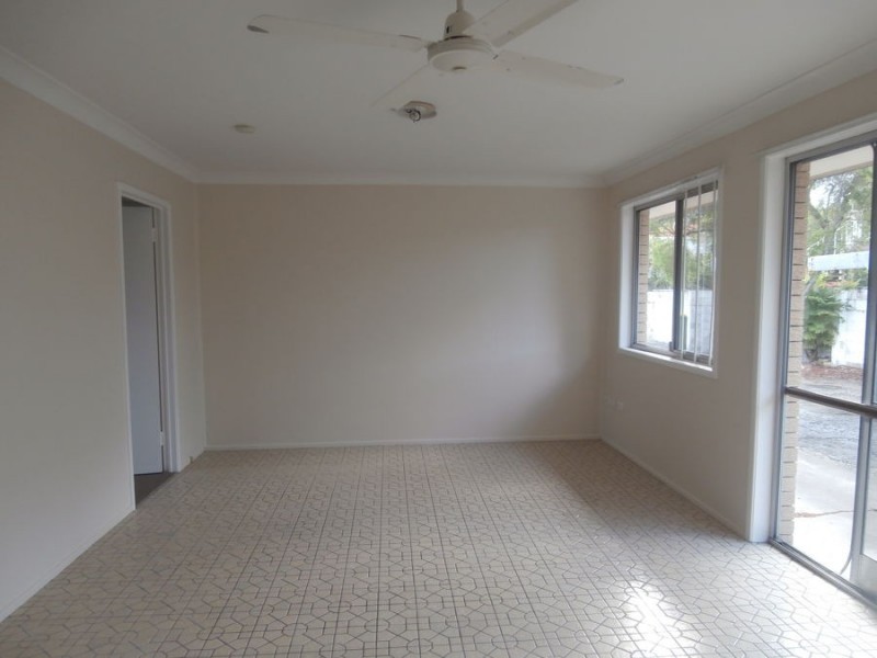 2/33 Burra Street, Chevron Island QLD 4217