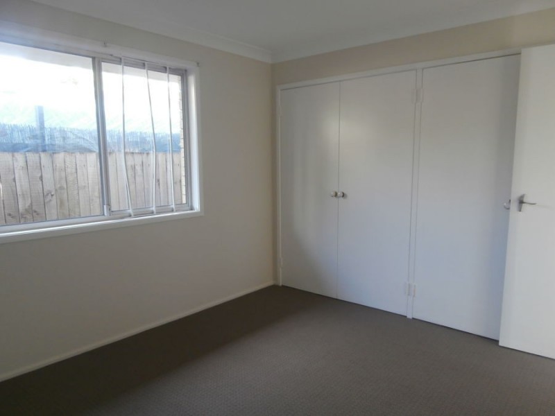 2/33 Burra Street, Chevron Island QLD 4217