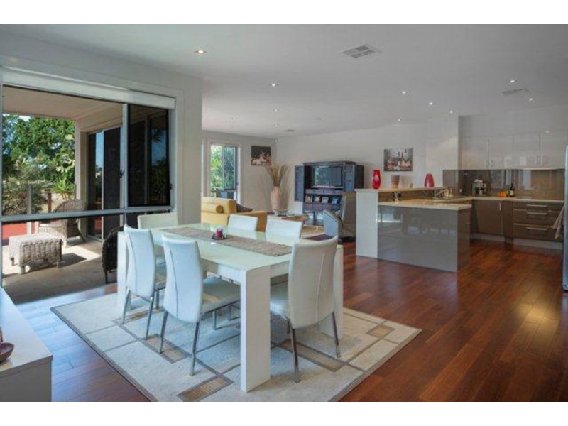2024 The Boulevard, Benowa QLD 4217