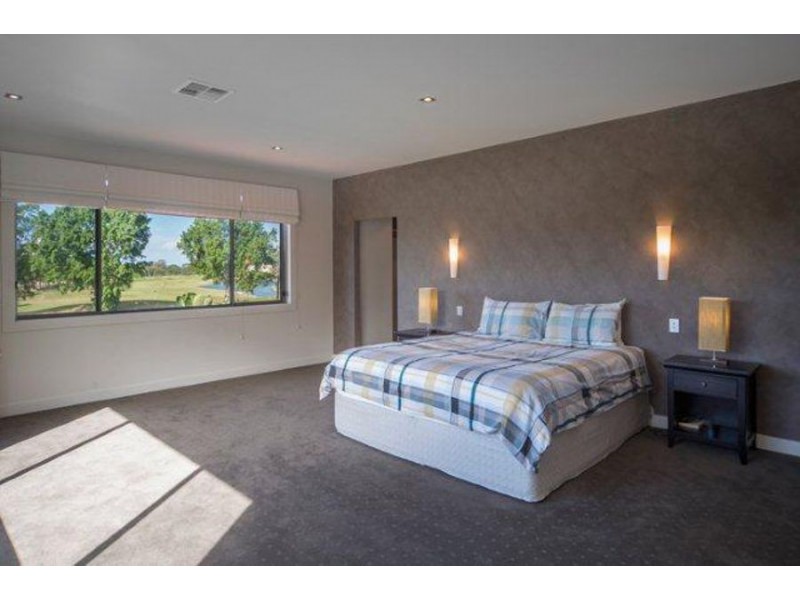 2024 The Boulevard, Benowa QLD 4217