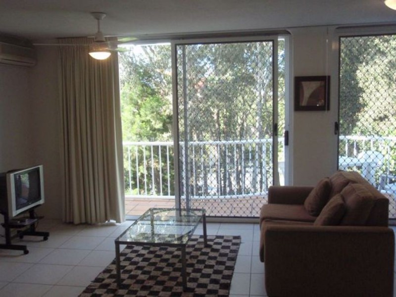 19/28 “Santorini by the Sea” Chairlift Avenue, Nobby Beach QLD 4218