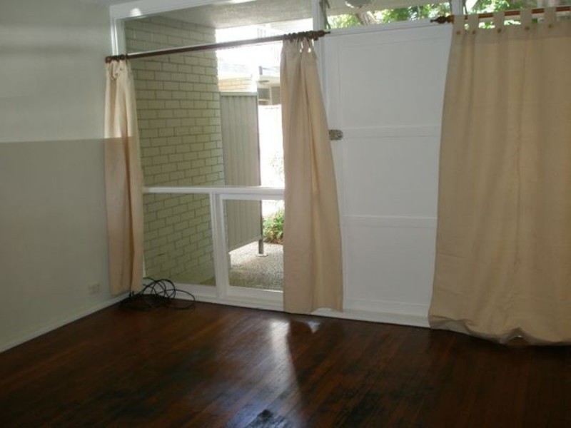 17/2309 “Seahorse Apartments” Gold Coast Highway, Mermaid Beach QLD 4218