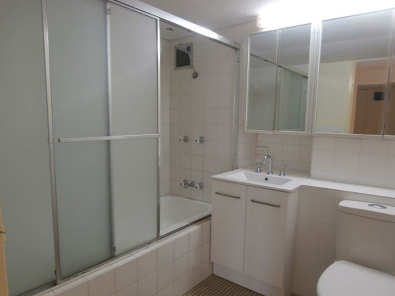 101/32 Riverview Parade “Anchorage”, Surfers Paradise QLD 4217