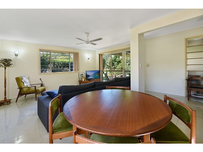 24 Paradise Avenue, Miami QLD 4220