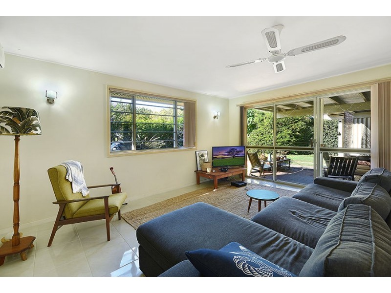 24 Paradise Avenue, Miami QLD 4220