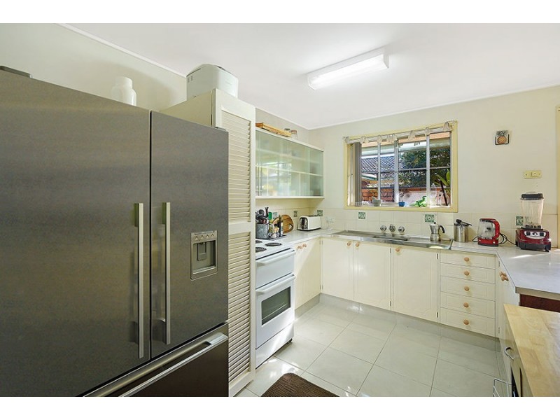 24 Paradise Avenue, Miami QLD 4220