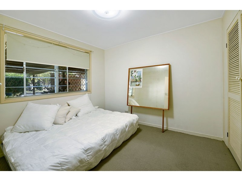 24 Paradise Avenue, Miami QLD 4220