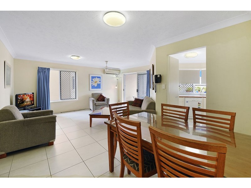 2/24 Jubilee Avenue, Broadbeach QLD 4218