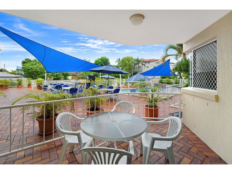 2/24 Jubilee Avenue, Broadbeach QLD 4218