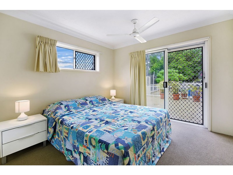 2/24 Jubilee Avenue, Broadbeach QLD 4218