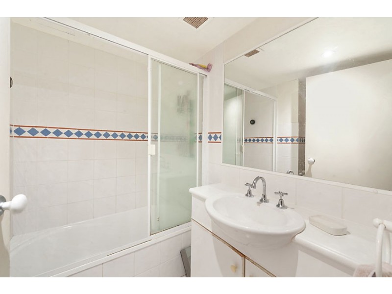 E37/1 Great Hall Drive, Nobby Beach QLD 4218