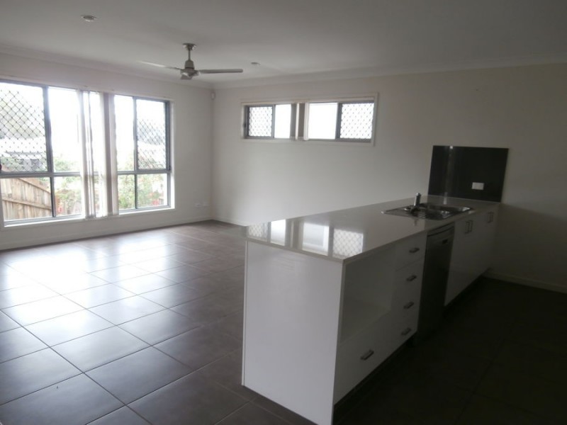 9 Katie Street, Pimpama QLD 4209