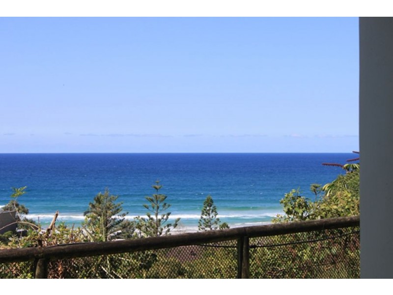 D4/1 Great Hall Drive, Nobby Beach QLD 4218