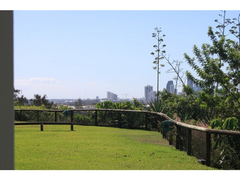 D4/1 Great Hall Drive, Nobby Beach QLD 4218