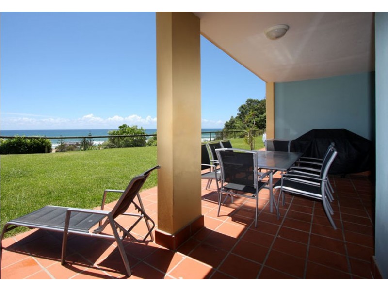 D4/1 Great Hall Drive, Nobby Beach QLD 4218