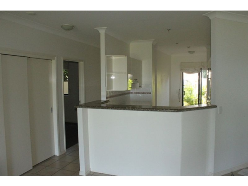 D4/1 Great Hall Drive, Nobby Beach QLD 4218