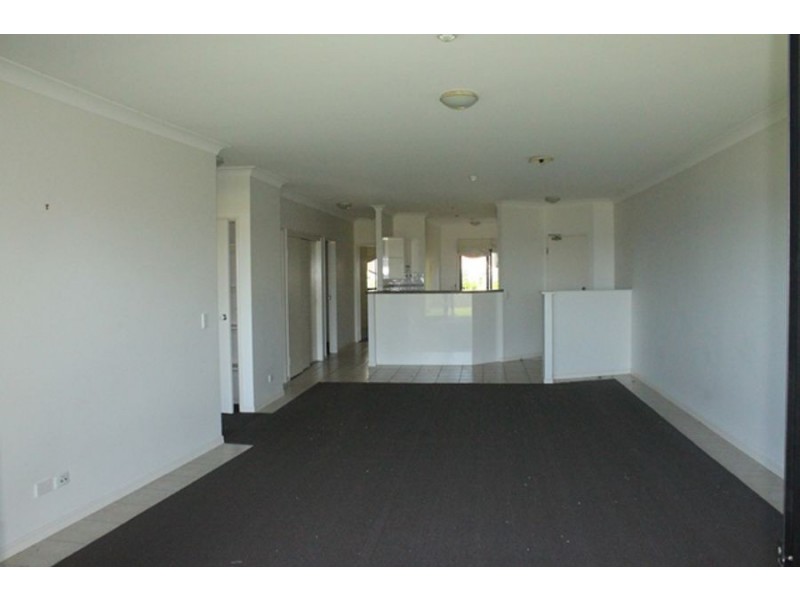 D4/1 Great Hall Drive, Nobby Beach QLD 4218
