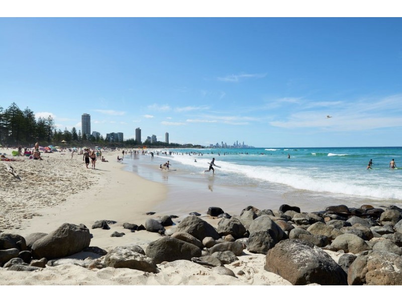 14 Sunshine Parade, Miami QLD 4220