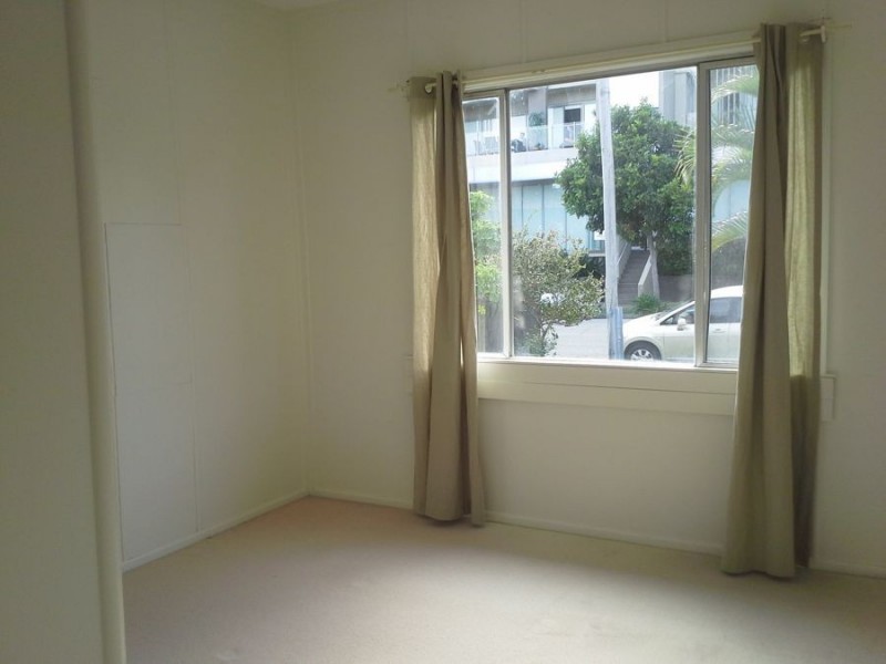 14 Sunshine Parade, Miami QLD 4220