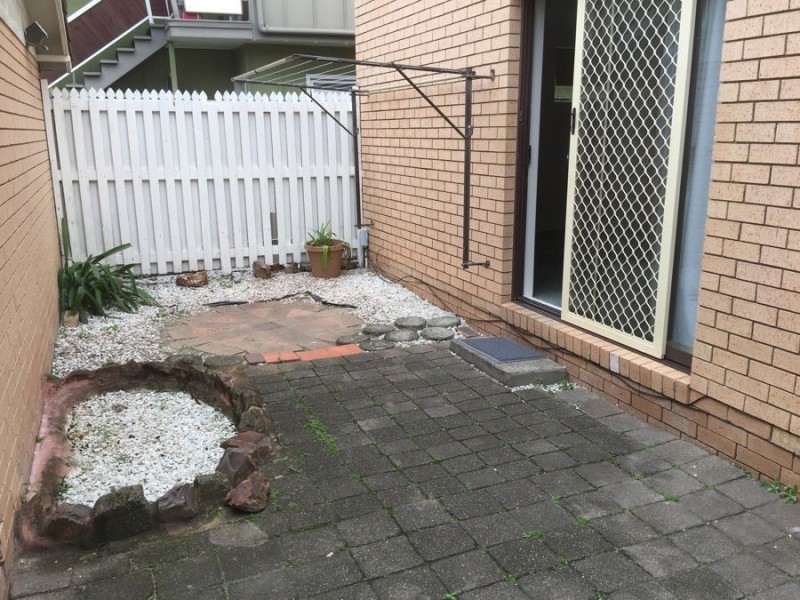 1 2042 Gold Coast Highway, Miami QLD 4220