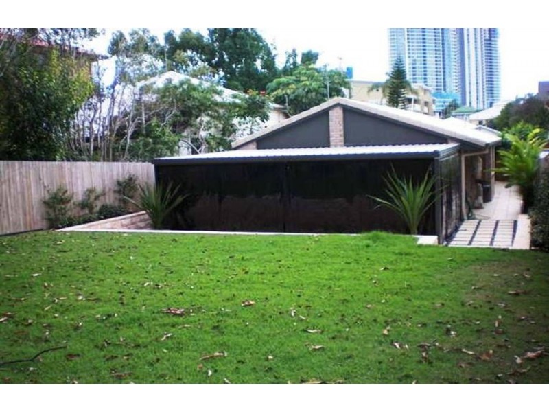 8 Andrews Street, Southport QLD 4215