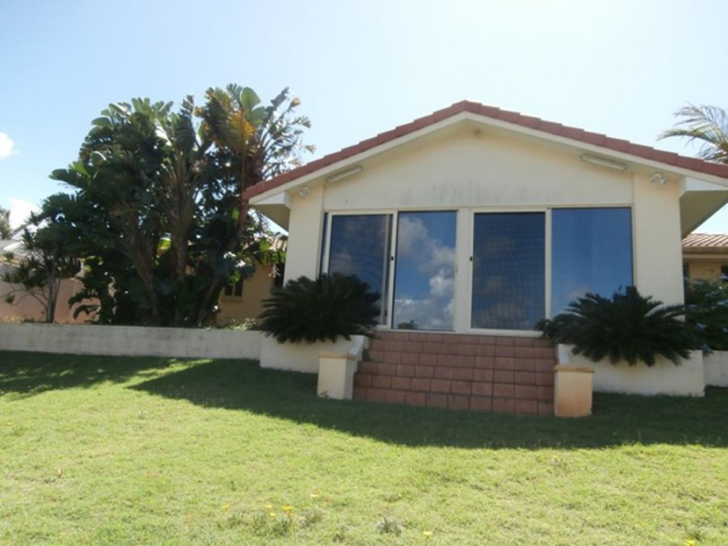 11 Gretel Drive, Mermaid Waters QLD 4218