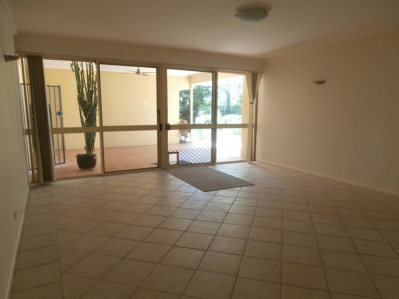 11 Gretel Drive, Mermaid Waters QLD 4218