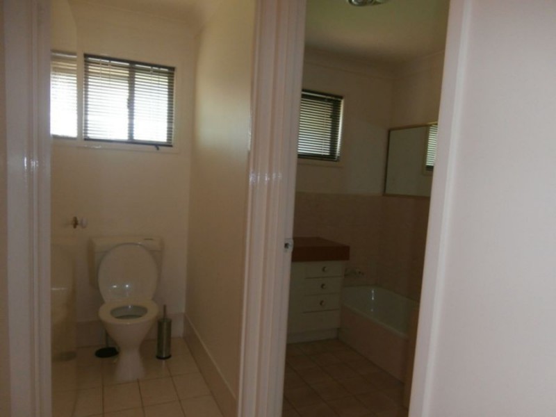 11 Gretel Drive, Mermaid Waters QLD 4218