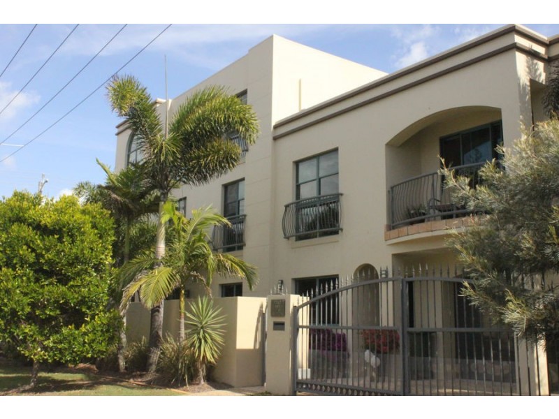 2/21 Surf Street, Mermaid Beach QLD 4218