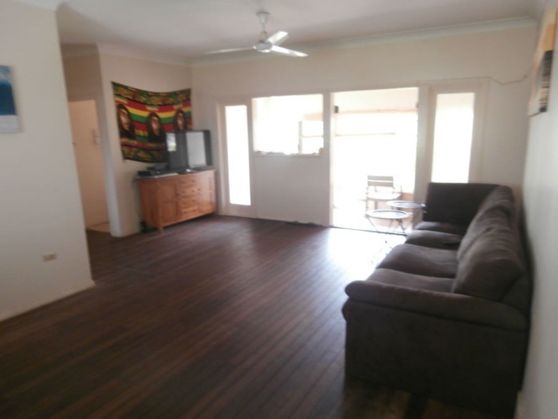27 Seabeach Avenue, Mermaid Beach QLD 4218