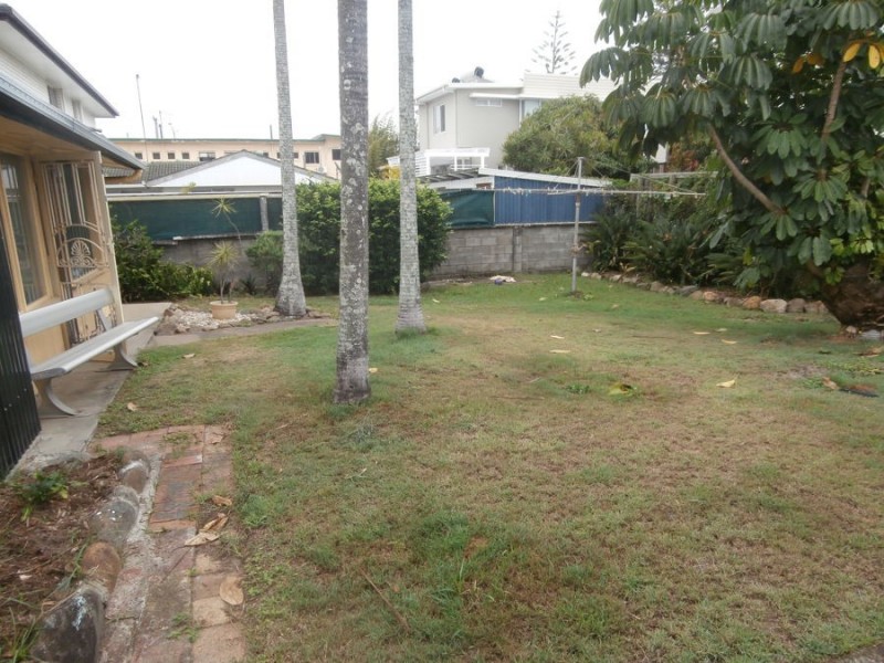 27 Seabeach Avenue, Mermaid Beach QLD 4218