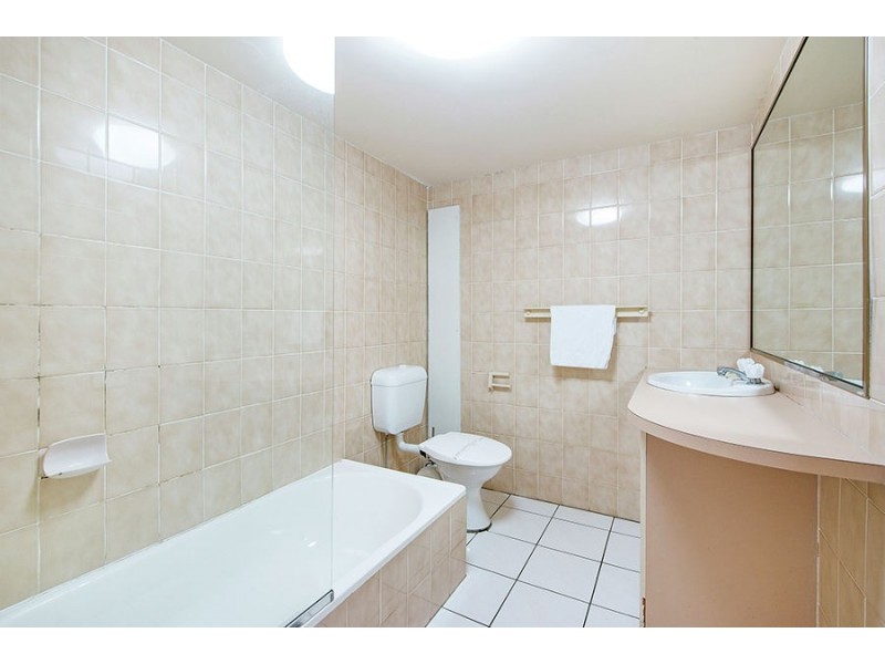 18/300 The Esplanade, Burleigh Heads QLD 4220