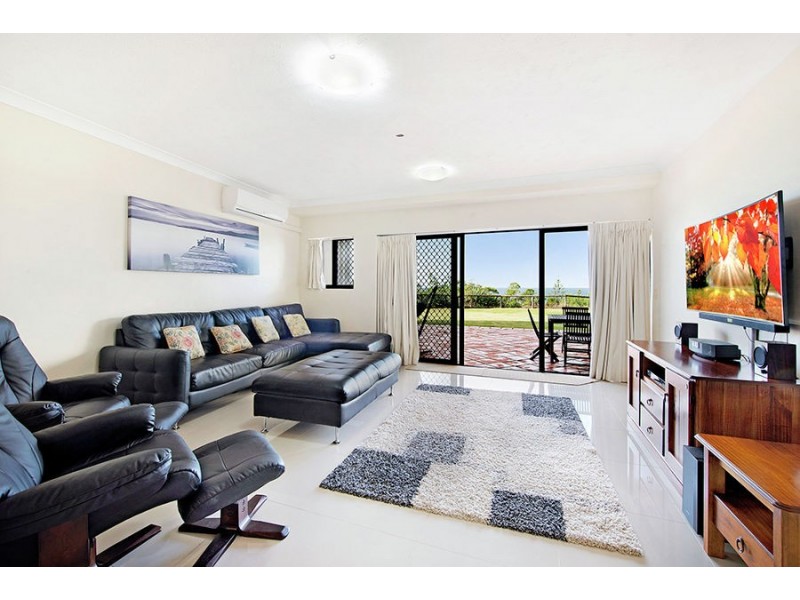 A14/1 Great Hall Drive, Nobby Beach QLD 4218