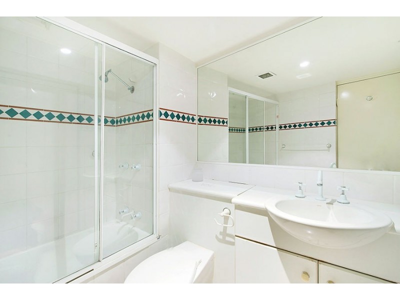A14/1 Great Hall Drive, Nobby Beach QLD 4218