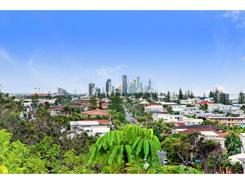 A14/1 Great Hall Drive, Nobby Beach QLD 4218