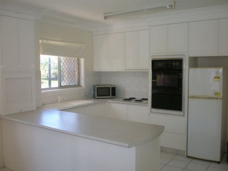4/16 Anne Av, Broadbeach QLD 4218