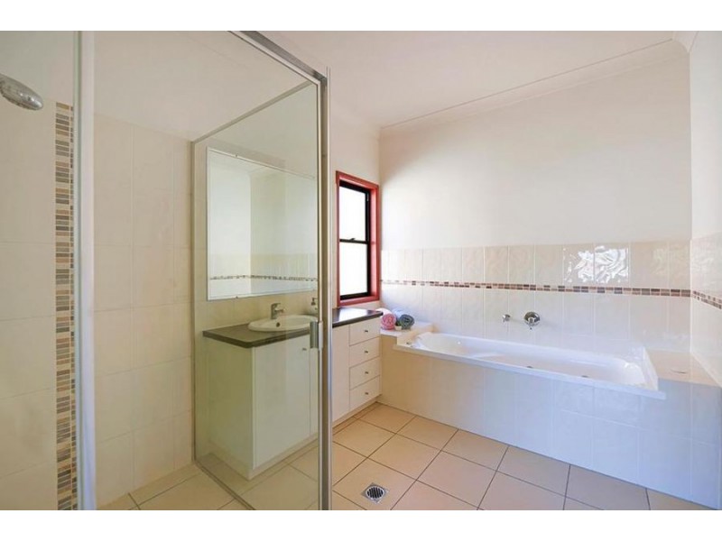 2/77 Laguna Avenue, Palm Beach QLD 4221