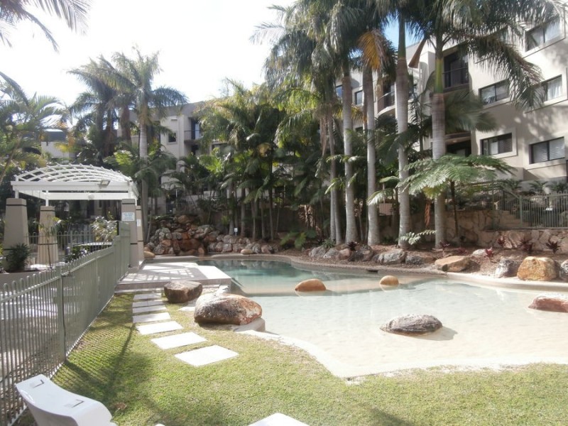 7/1 Great Hall Drive, Miami QLD 4220