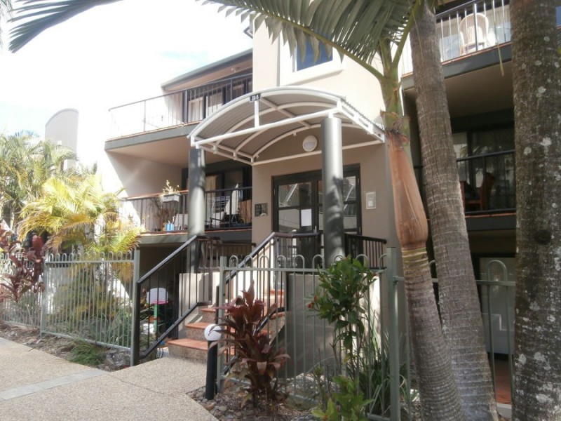 7/1 Great Hall Drive, Miami QLD 4220