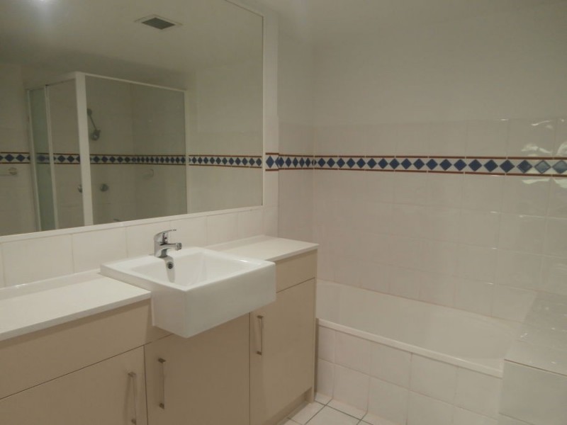 7/1 Great Hall Drive, Miami QLD 4220