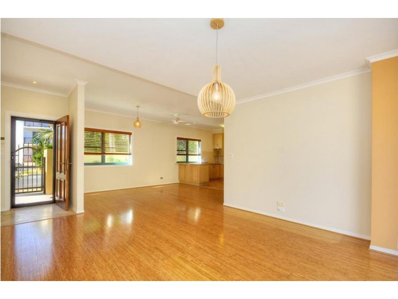 21 Surf Street, Mermaid Beach QLD 4218