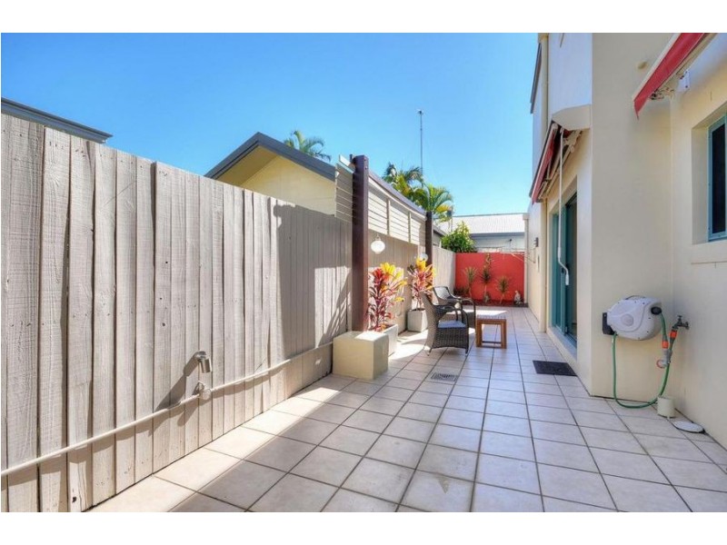 21 Surf Street, Mermaid Beach QLD 4218